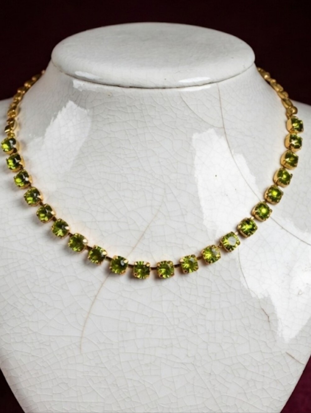 Natural Green Peridot Approx 21 Carats In 18K Gold Plated Classic Necklace